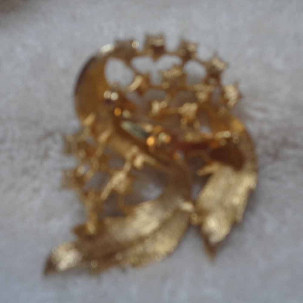 Sparkling Textured Gold-tone AB Rhinestone Brooch - Picture 3 of 3